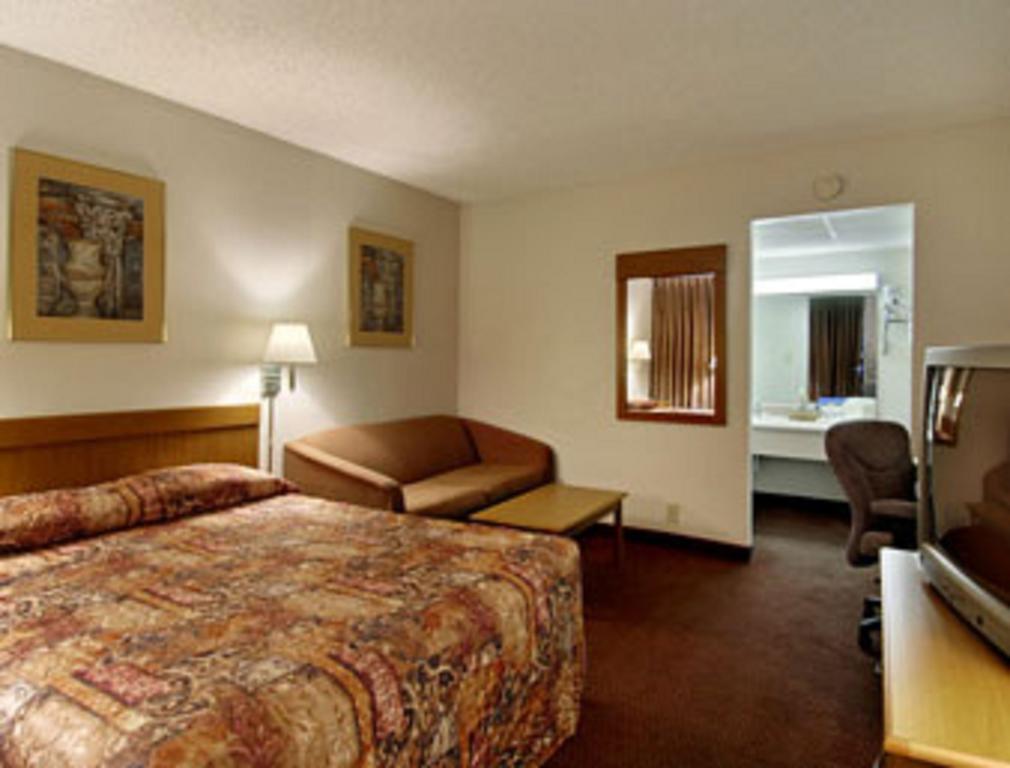 Howard Johnson Inn & Suites Калъмбъс Стая снимка